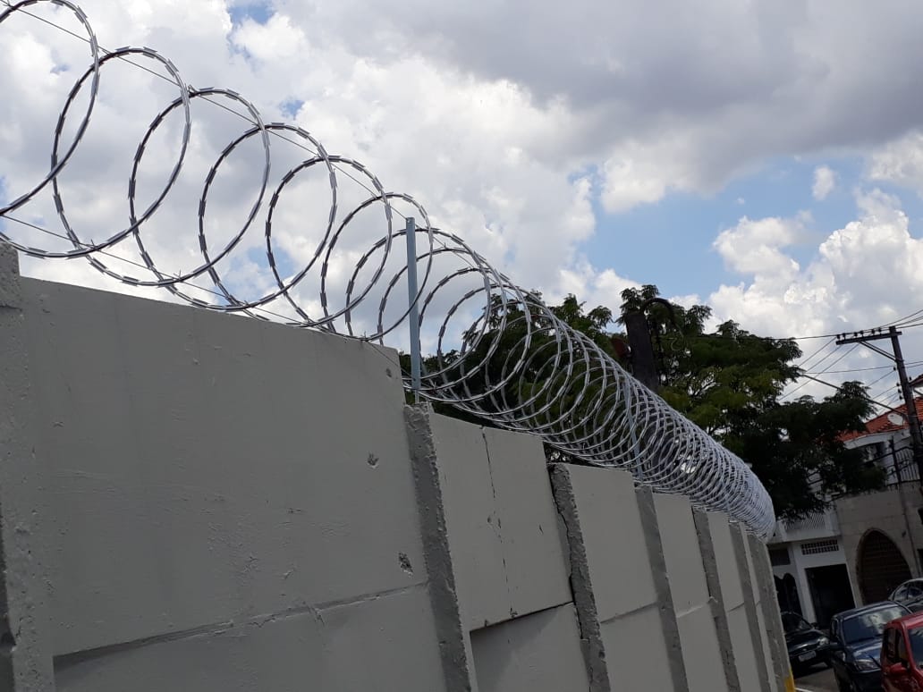 Instalação de Concertina RA Concertinas Instalação de Alarmes